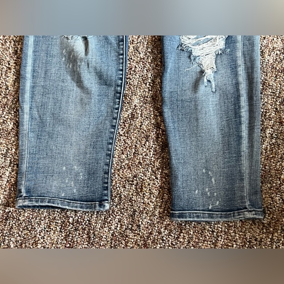 Judy Blue Women’s Boyfriend Fit Distressed Stretch Comfort Jeans Size 13/31 - Picture 4 of 13